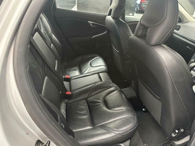 Used Volvo V40 2013 for sale - 77643409: Photo 15