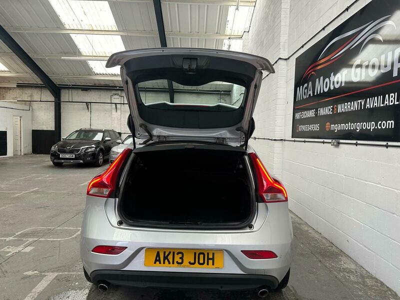 Used Volvo V40 2013 for sale - 77643409: Photo 17