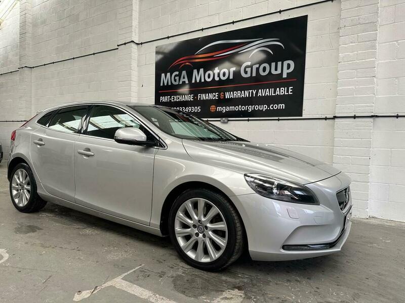 Used Volvo V40 2013 for sale - 77643409: Photo 3