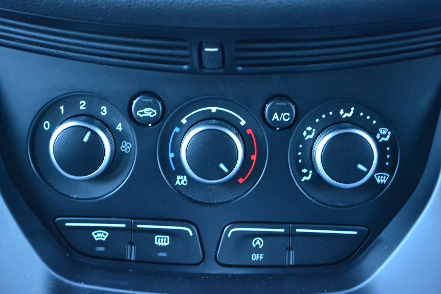 Used Ford Kuga 2015 for sale - 77223036: Photo 13