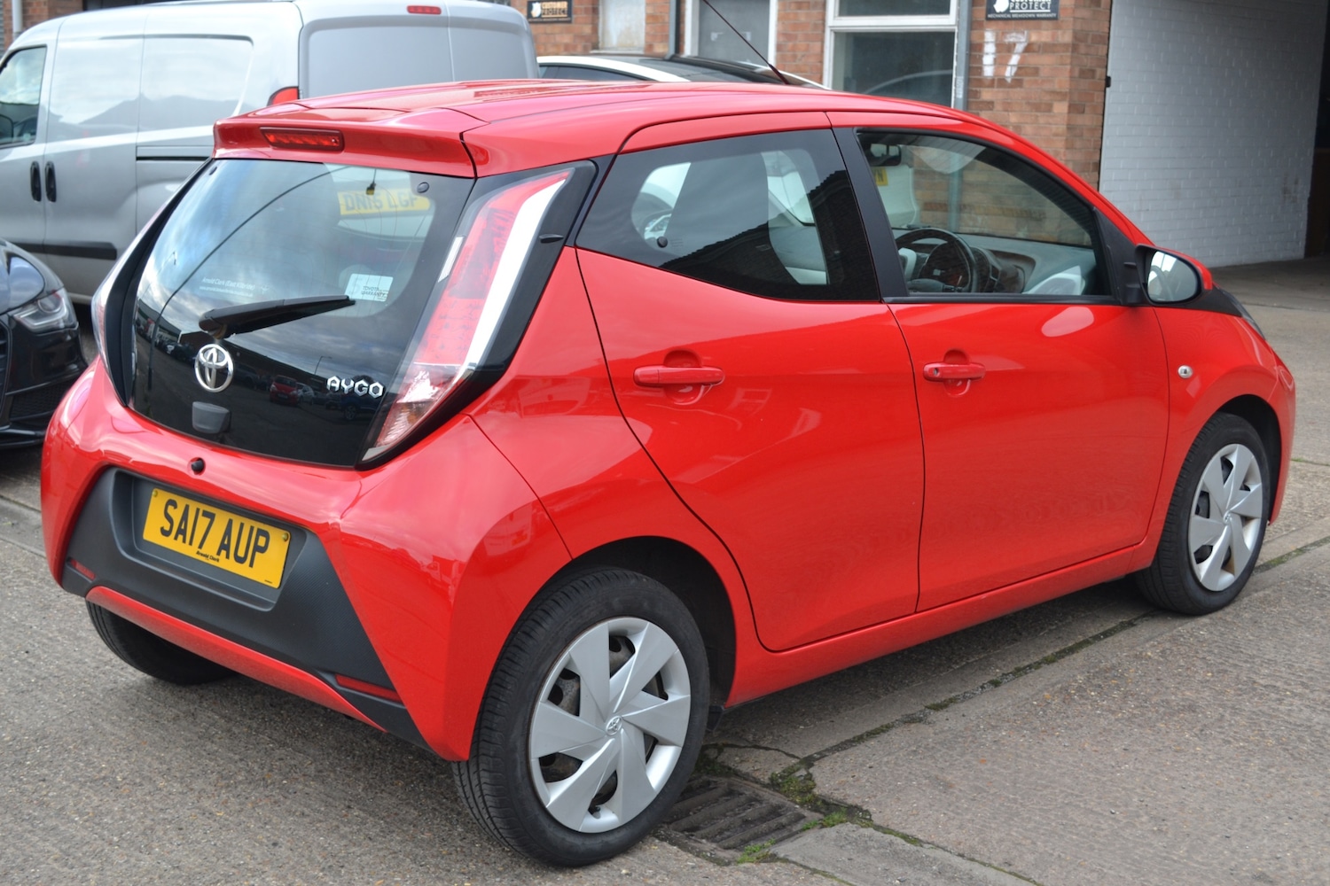 Used Toyota AYGO 2017 for sale - 76464768: Photo 7