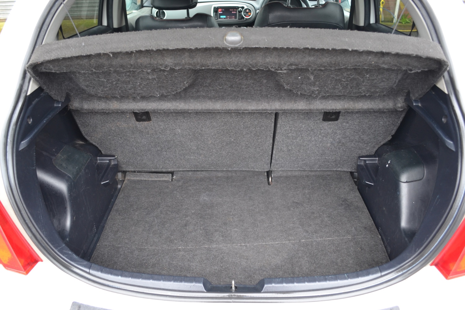 Used Toyota Yaris 2011 for sale - 77617357: Photo 10