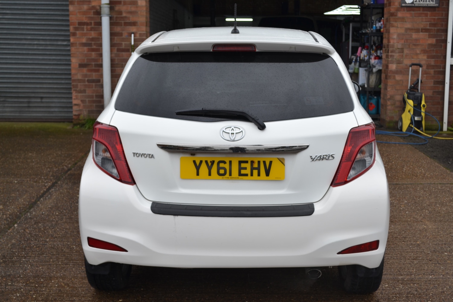 Used Toyota Yaris 2011 for sale - 77617357: Photo 6