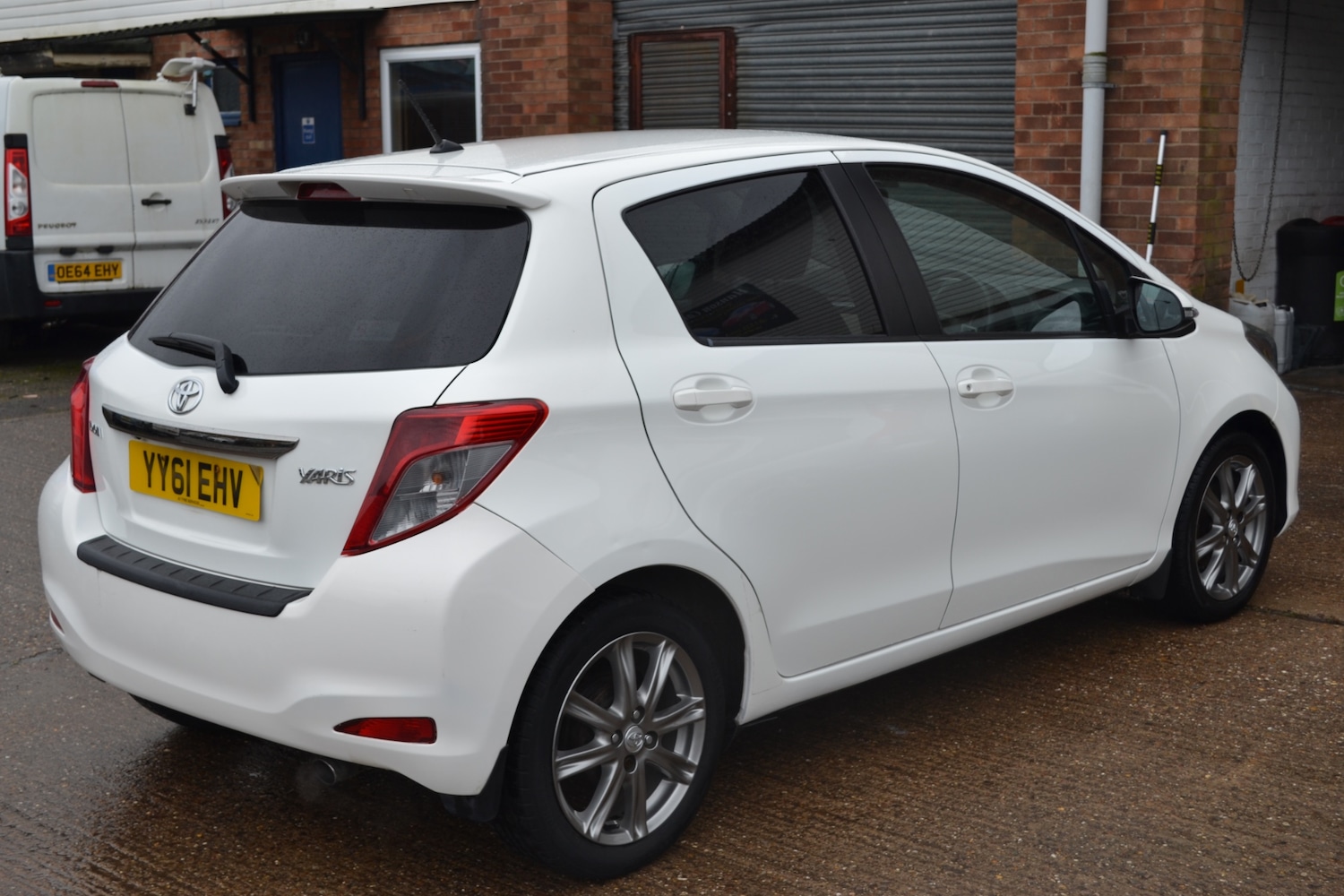 Used Toyota Yaris 2011 for sale - 77617357: Photo 7