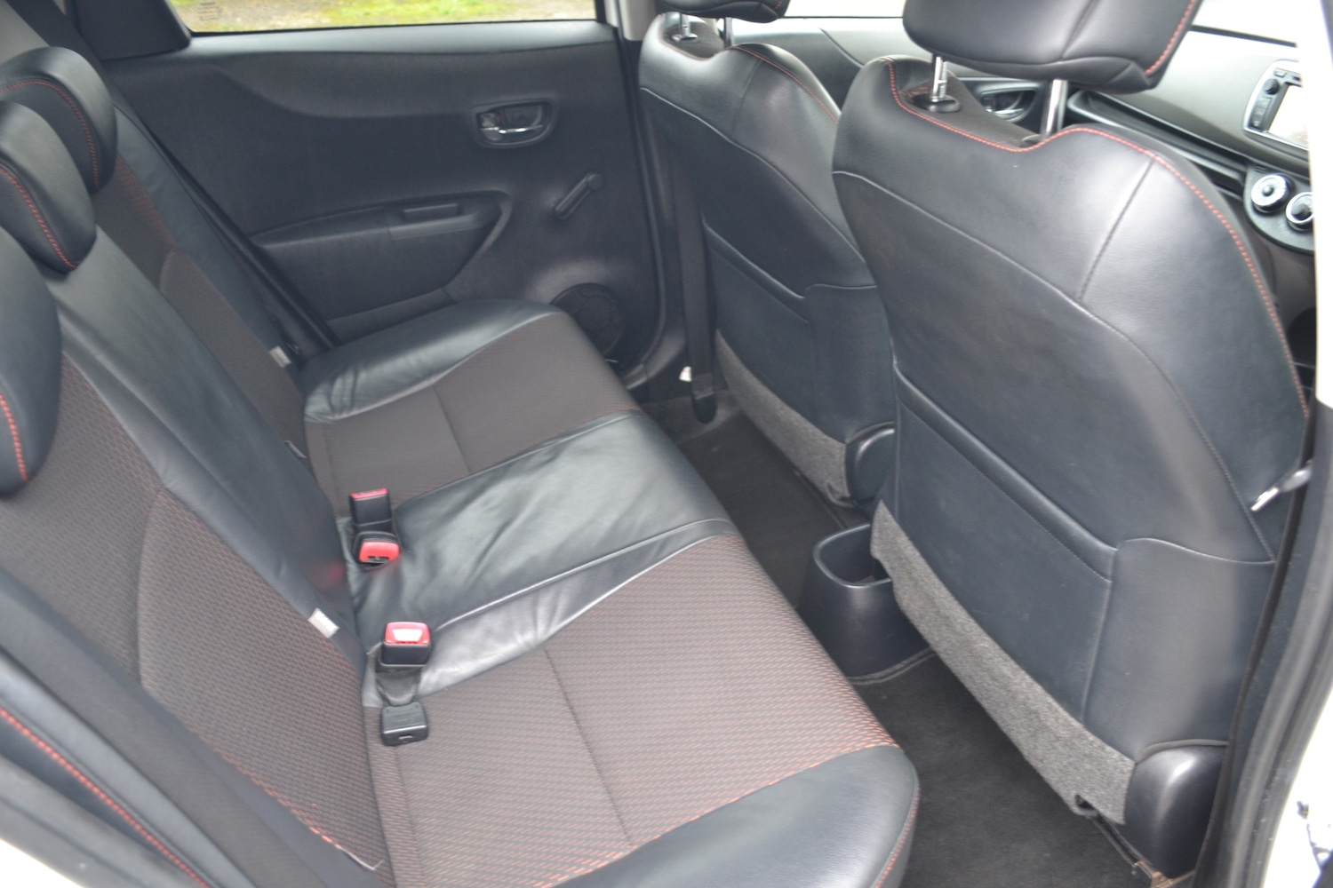 Used Toyota Yaris 2011 for sale - 77617357: Photo 9