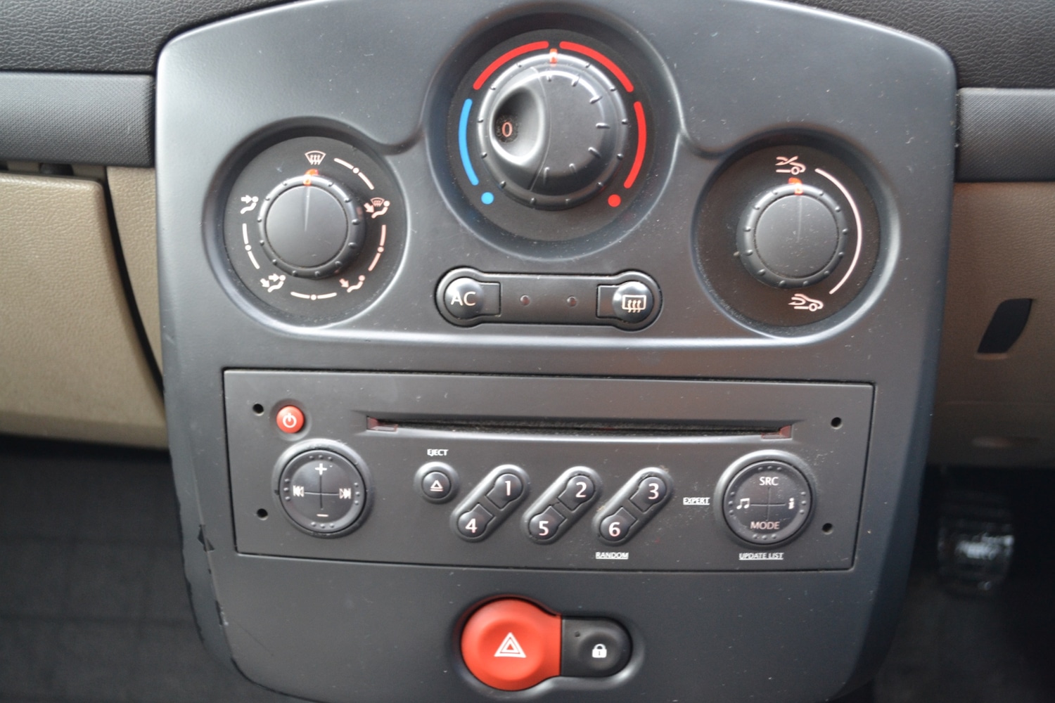 Used Renault Clio 2007 for sale - 77234128: Photo 15