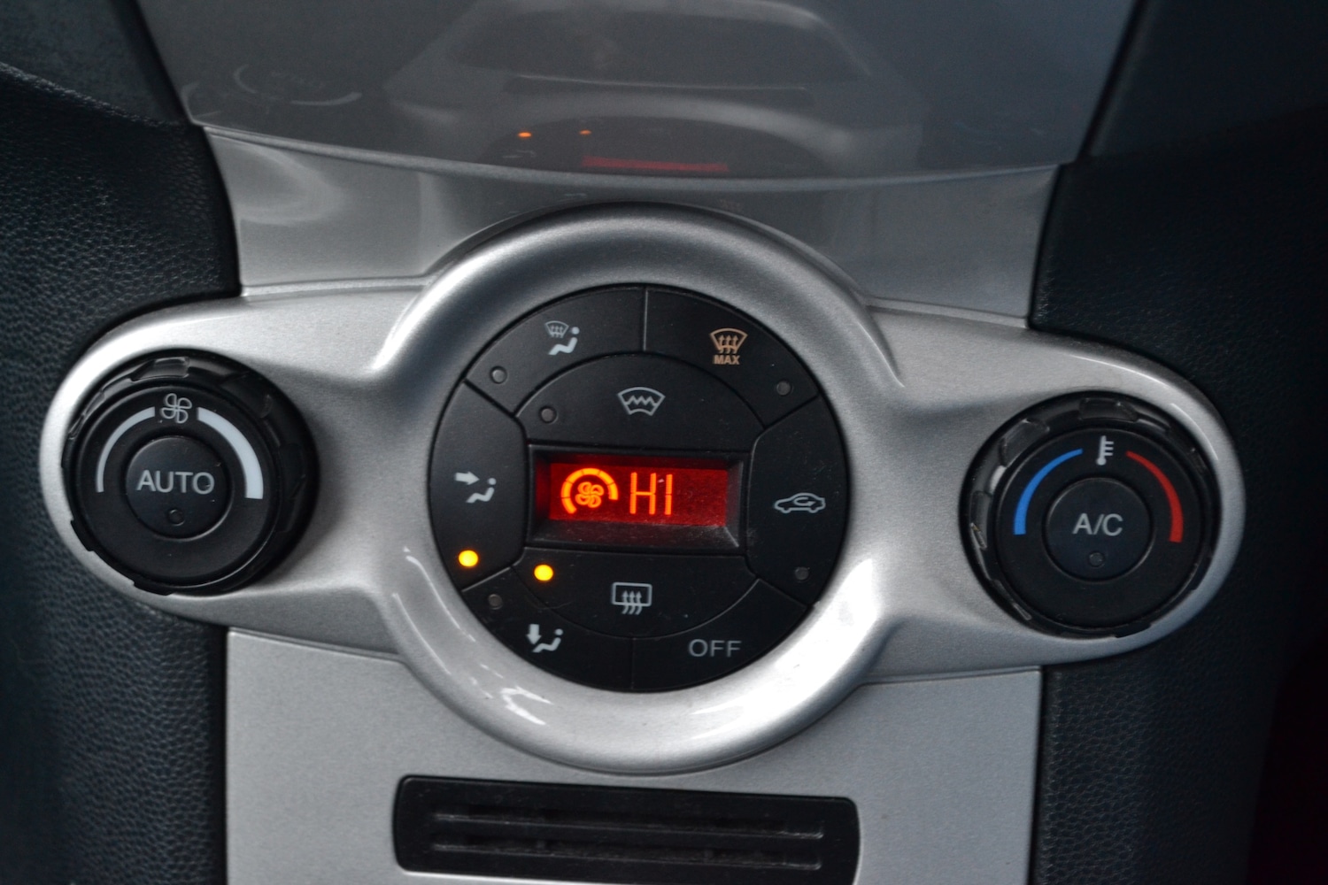 Used Ford Fiesta 2010 for sale - 77149654: Photo 15