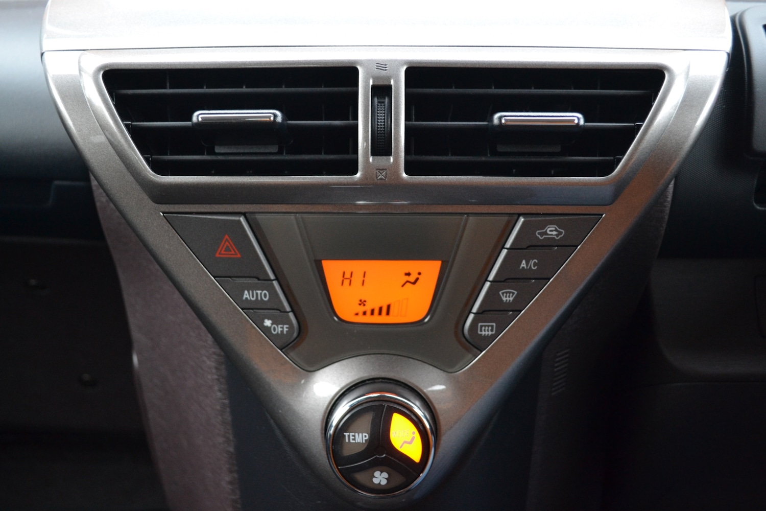 Used Toyota IQ 2009 for sale - 77186524: Photo 16