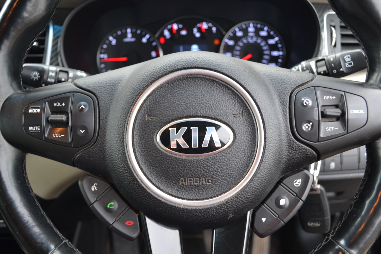 Used Kia Carens 2017 for sale - 76403521: Photo 20