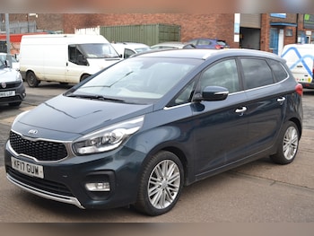Used Kia Carens 2017 for sale - 76403521: Photo