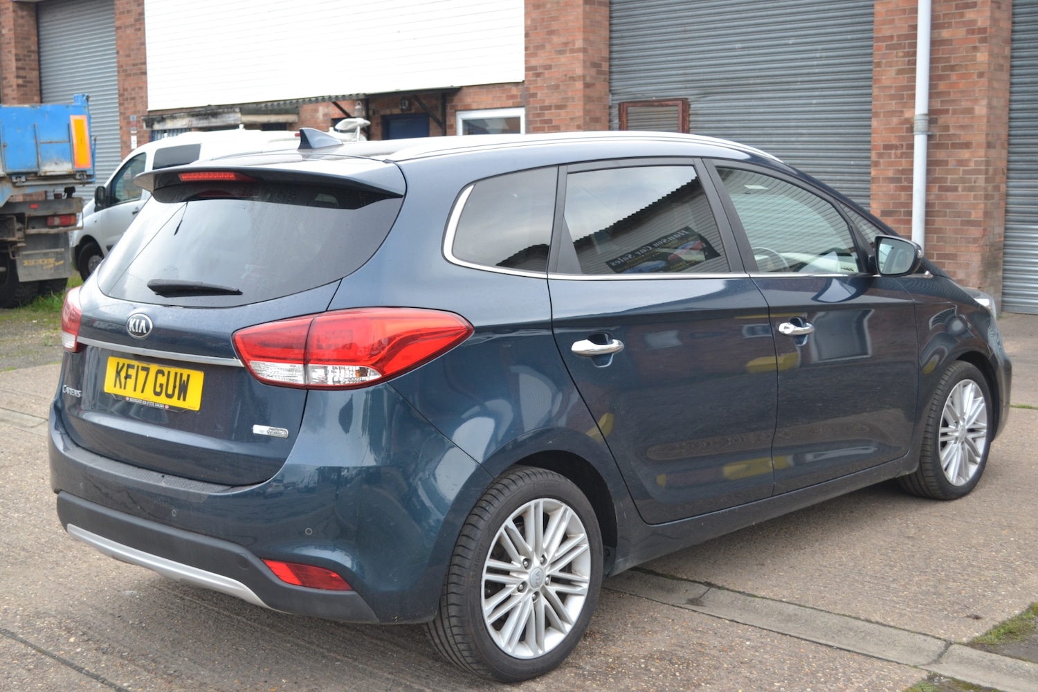 Used Kia Carens 2017 for sale - 76403521: Photo 7