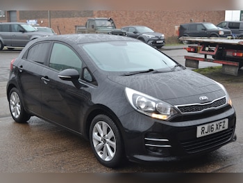 2016 (16) - 1.1 CRDi 2 5dr