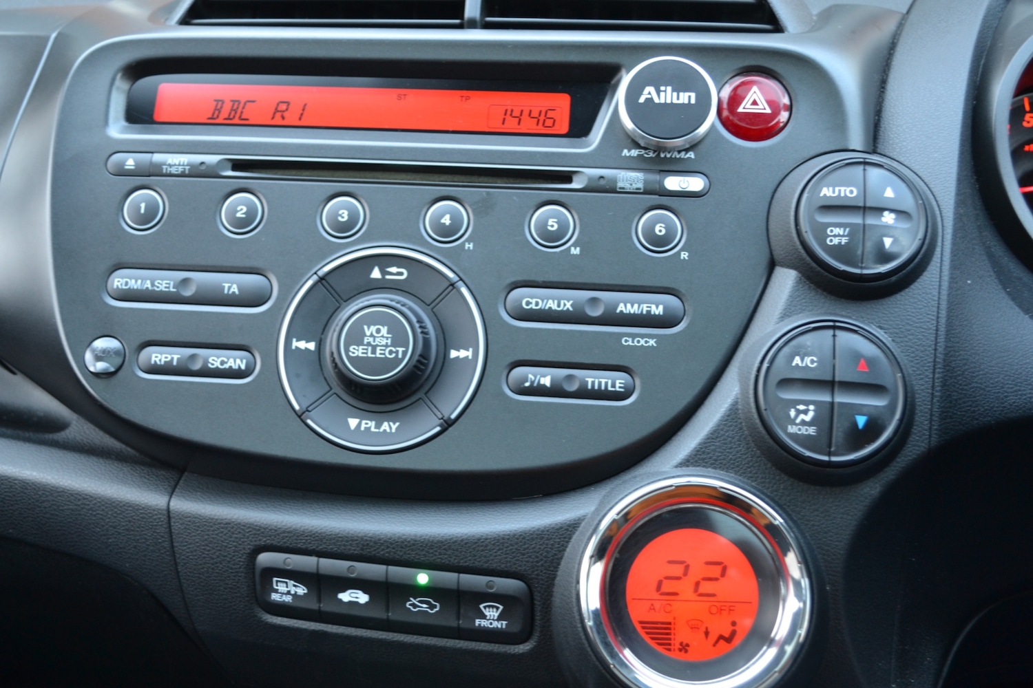 Used Honda Jazz 2012 for sale - 76682481: Photo 16