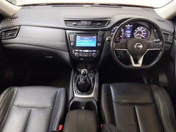 Used Nissan X-Trail 2017 for sale - 77761221: Photo