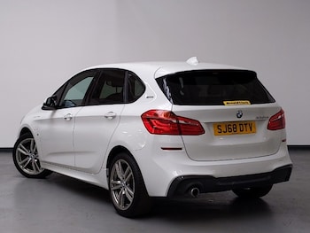 Used BMW 2 Series 2018 for sale - 76564192: Photo