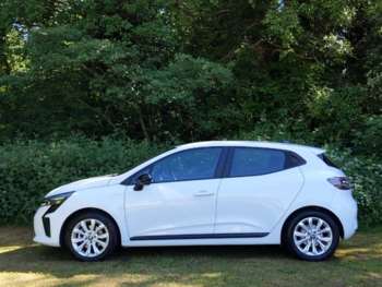 Used Renault Clio 2024 for sale - 74647105: Photo