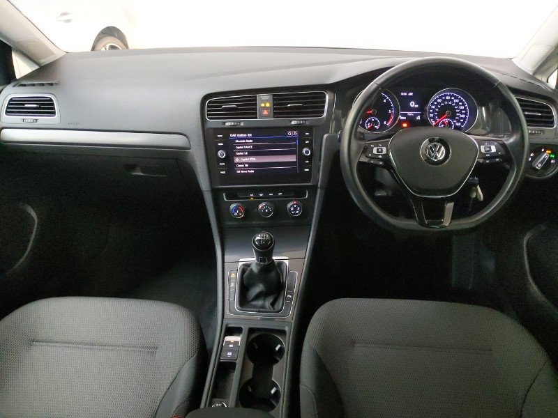 Used Volkswagen Golf 2019 for sale - 76343328: Photo 2