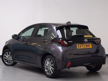 Used Toyota Yaris 2022 for sale - 76403525: Photo