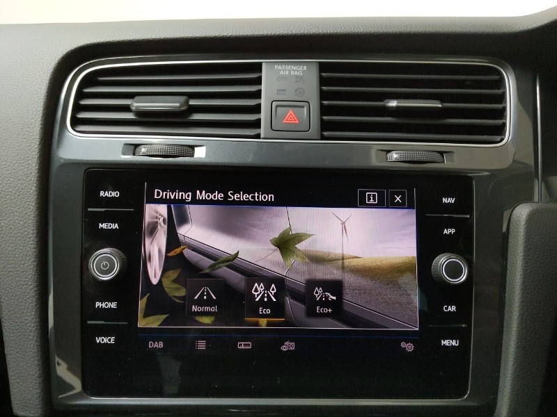 Used Volkswagen Golf 2019 for sale - 76369604: Photo 19