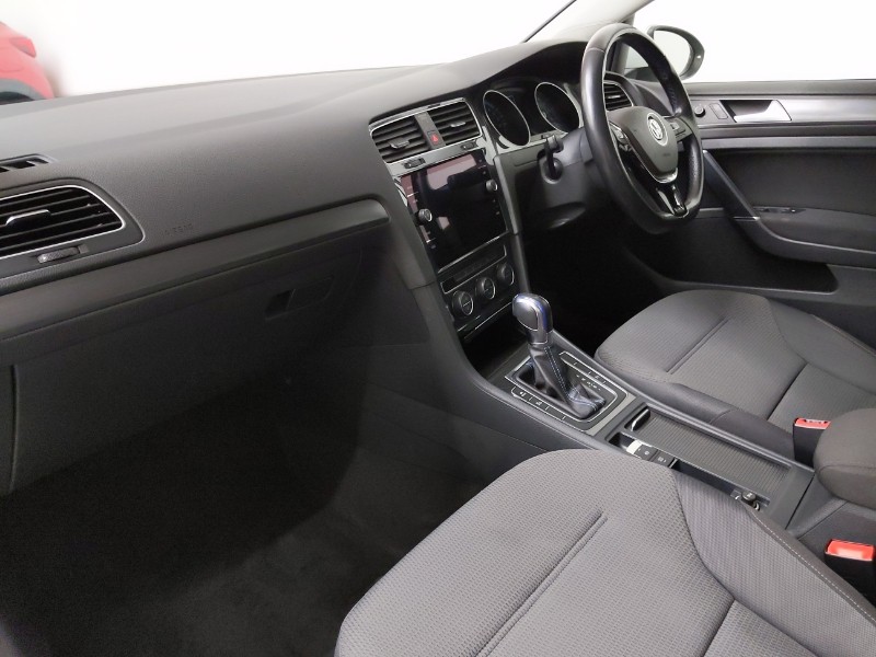 Used Volkswagen Golf 2019 for sale - 76369604: Photo 5