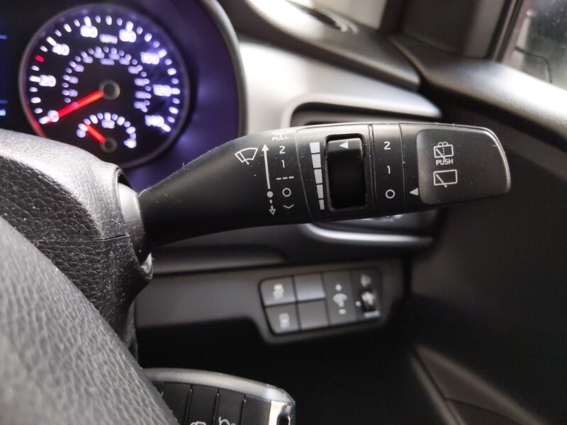 Used Kia Stonic 2018 for sale - 77947525: Photo 17