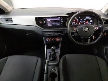 Used Volkswagen Polo 2018 for sale - 76492968: Photo