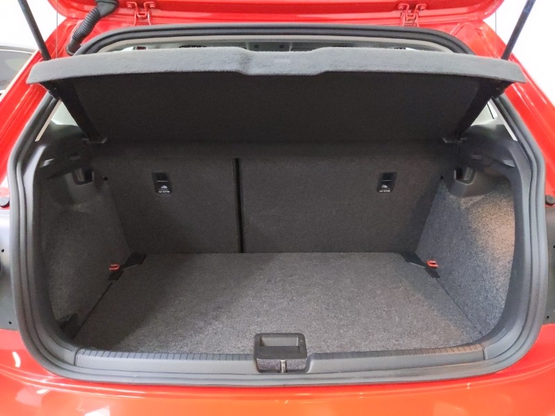 Used Volkswagen Polo 2018 for sale - 76492968: Photo 8