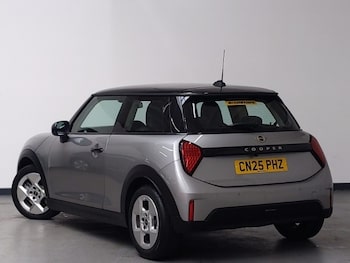 Used MINI Cooper 2025 for sale - 79020311: Photo