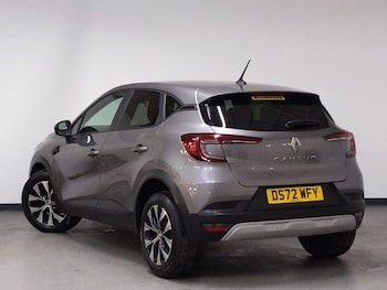 Used Renault Captur 2022 for sale - 77149801: Photo