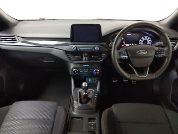 Used Ford Focus 2019 for sale - 76309204: Photo 2