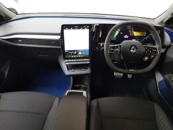 Used Renault Scenic E-Tech 2024 for sale - 75989241: Photo 2