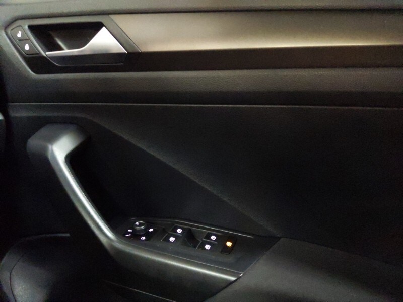 Used Volkswagen T-Roc 2018 for sale - 77183574: Photo 18