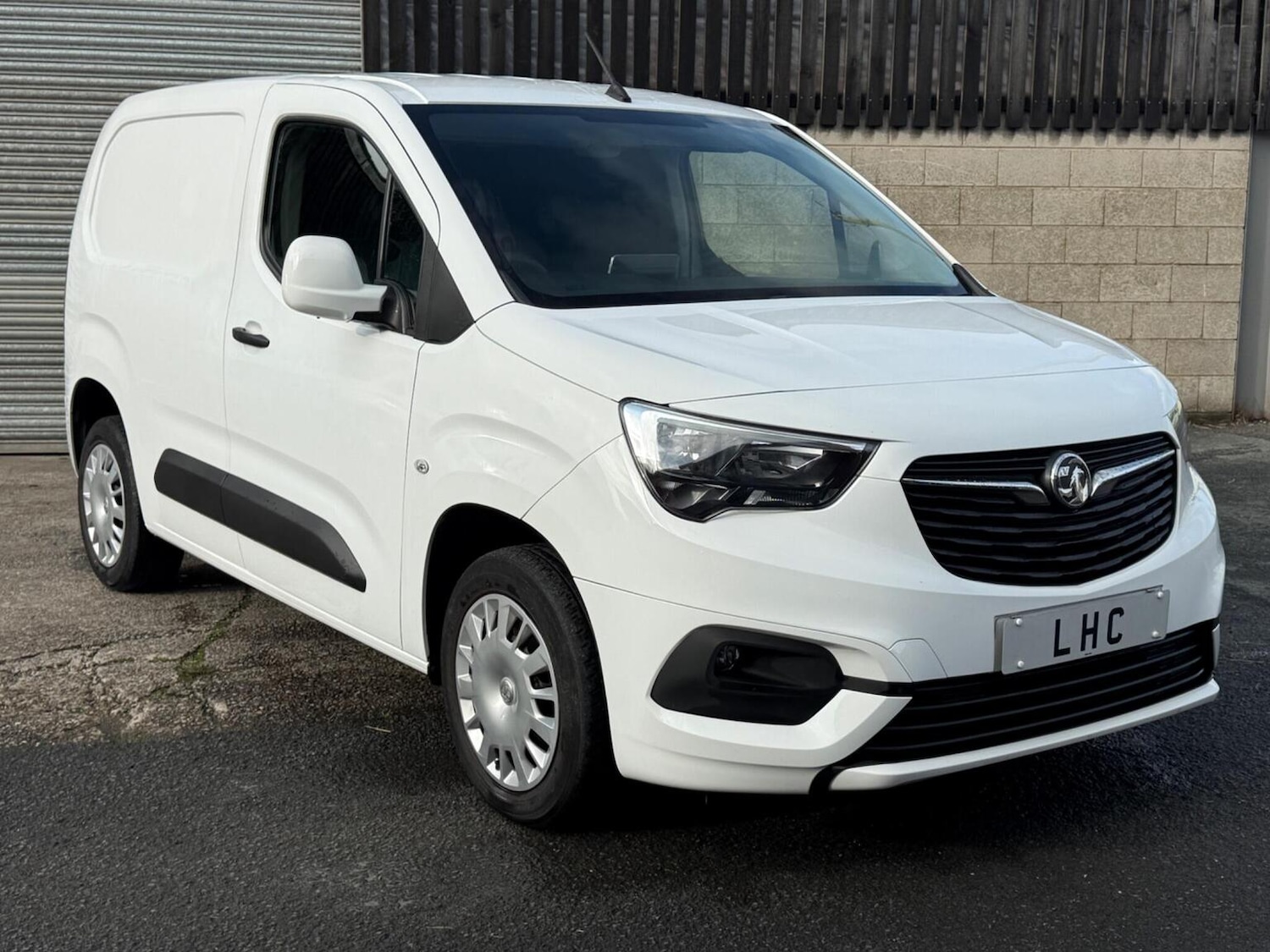 Used Vauxhall Combo 2021 for sale - 76806972: Photo 2