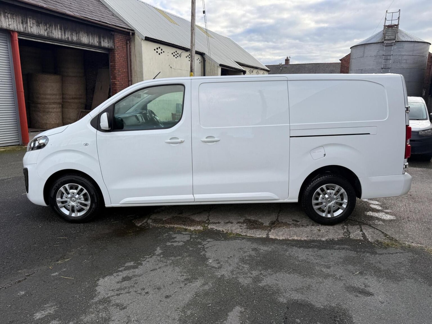 Used Vauxhall Vivaro 2020 for sale - 76924483: Photo 2