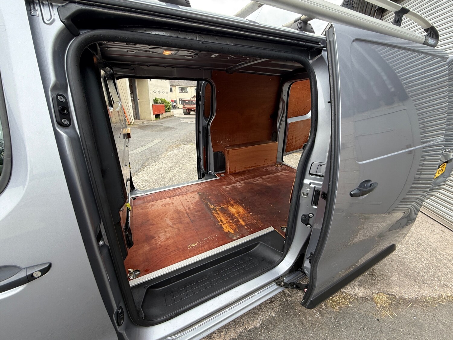 Vehicle 44