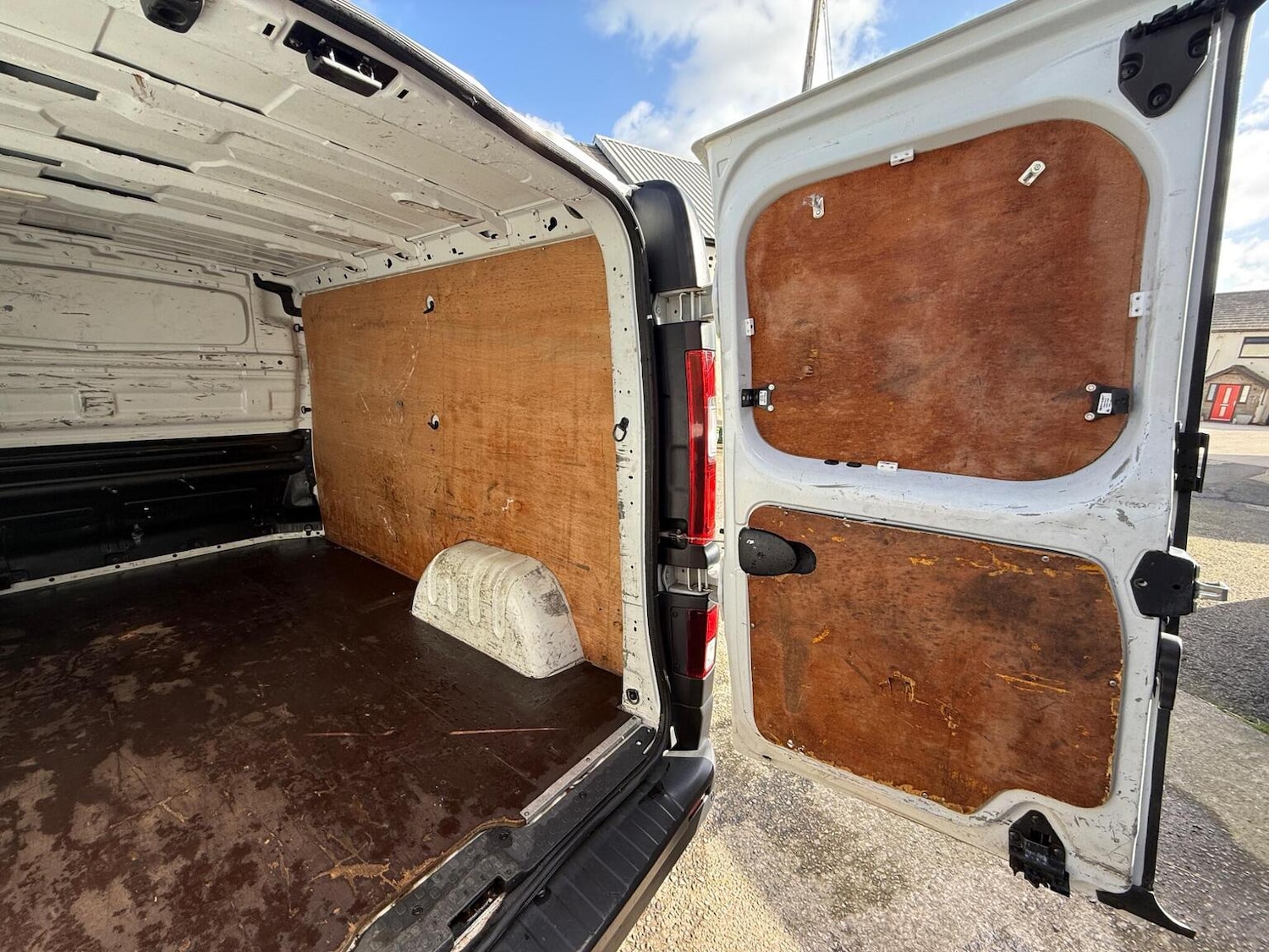 Used Renault Trafic 2017 for sale - 77901259: Photo 36