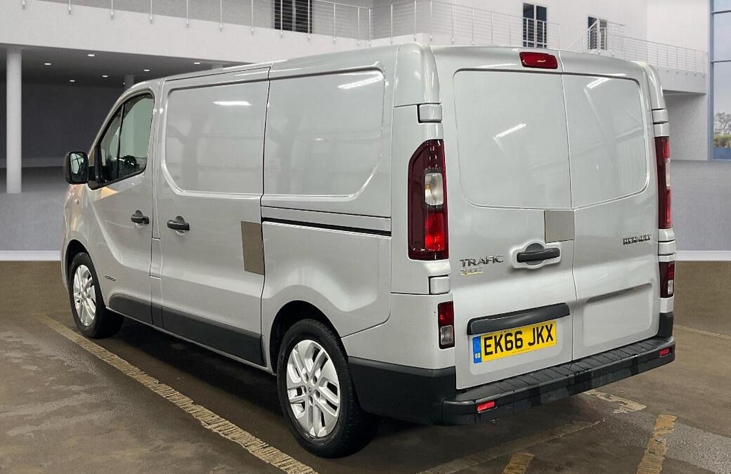 Used Renault Trafic 2016 for sale - 77508535: Photo 2