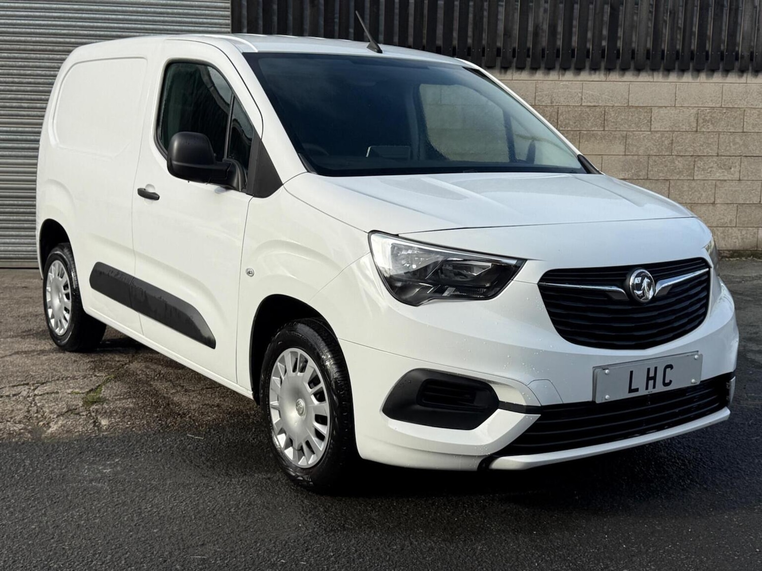 Used Vauxhall Combo 2020 for sale - 76806970: Photo 2