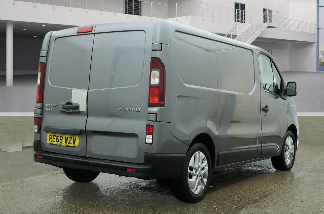 Used Renault Trafic 2018 for sale - 77400004: Photo 2