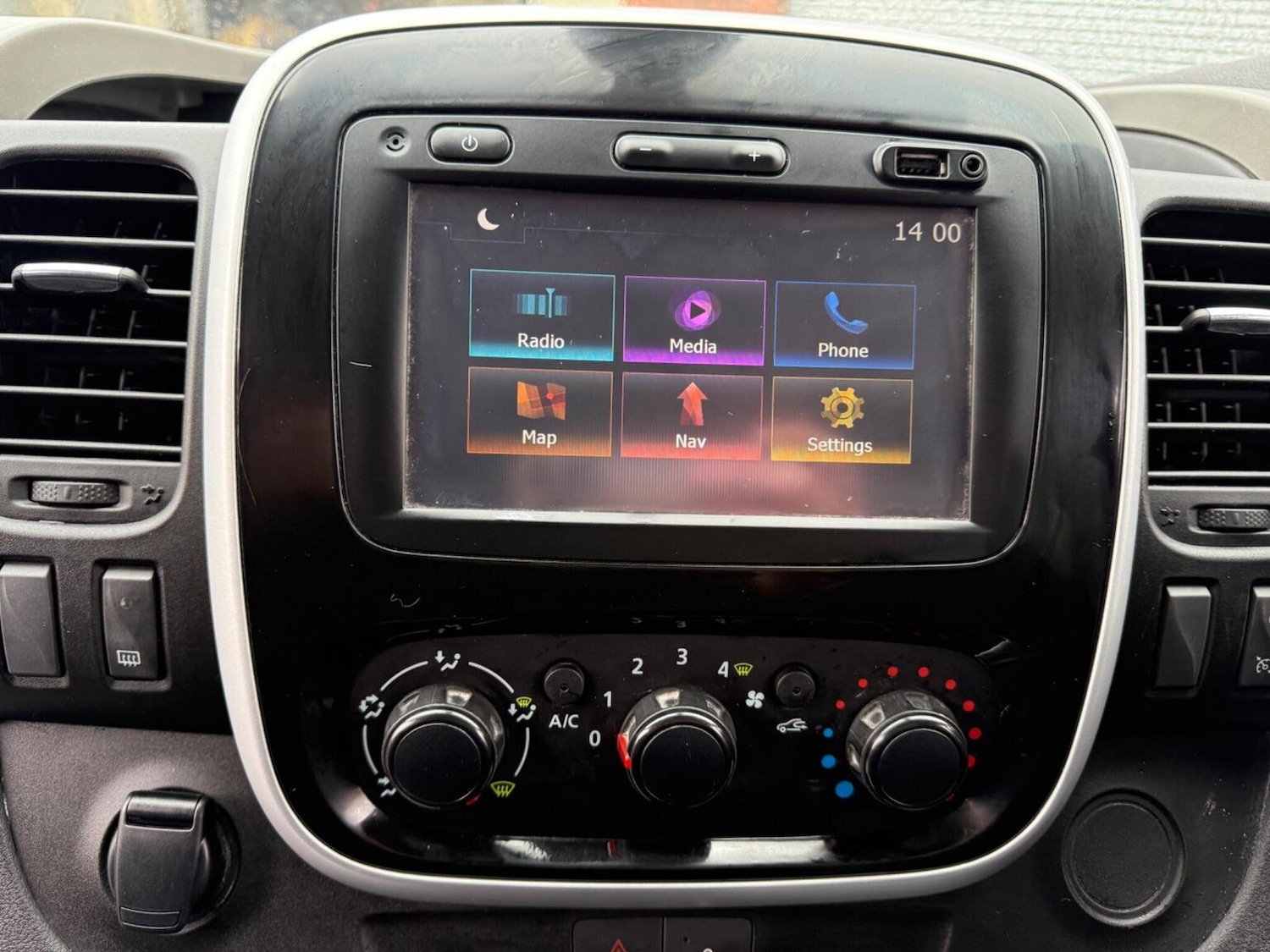 Used Renault Trafic 2018 for sale - 77400004: Photo 41