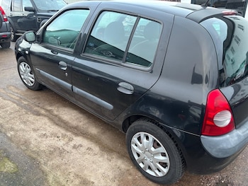 Used Renault Clio 2004 for sale - 77395645: Photo