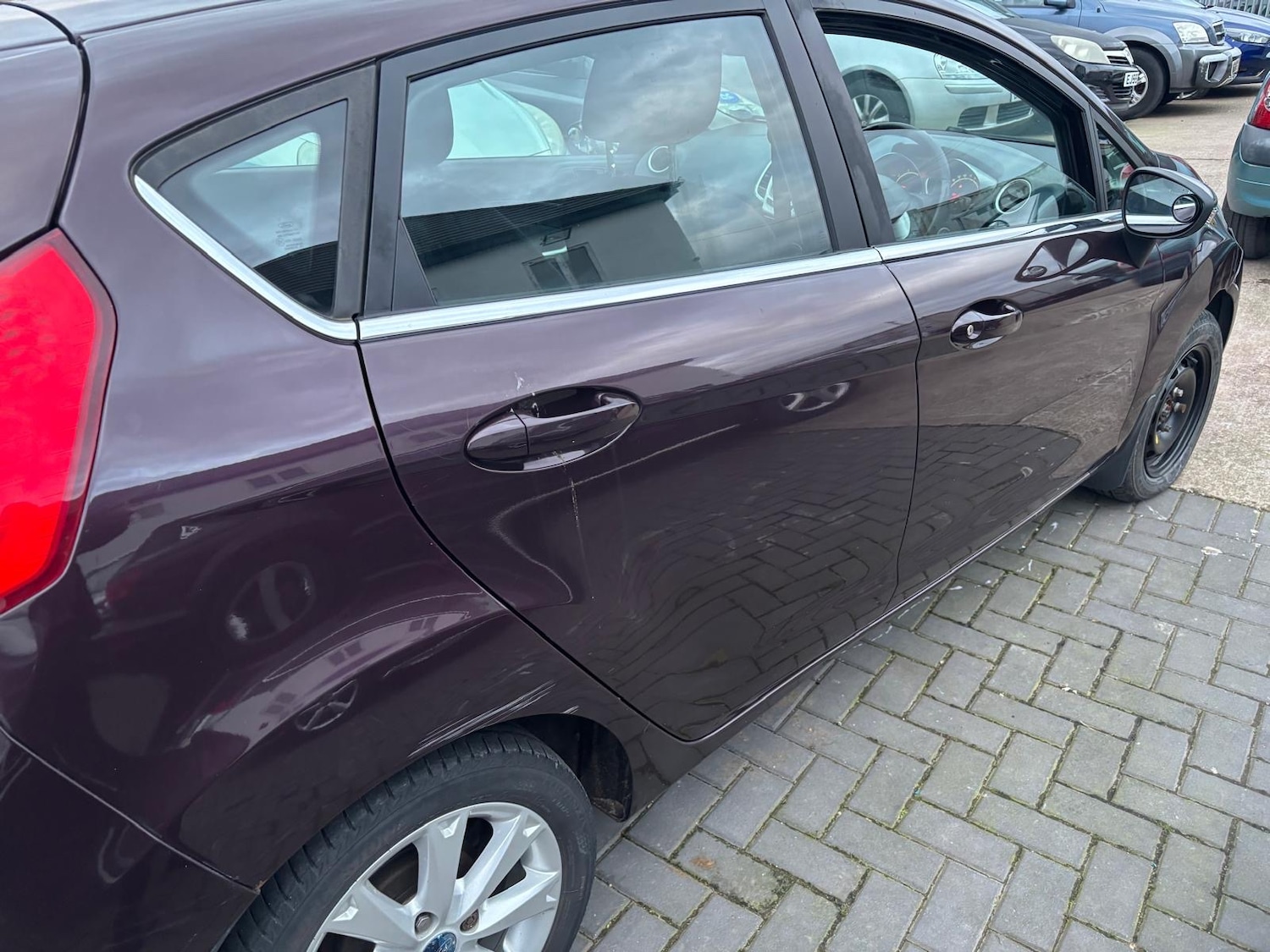 Used Ford Fiesta 2010 for sale - 77681176: Photo 4