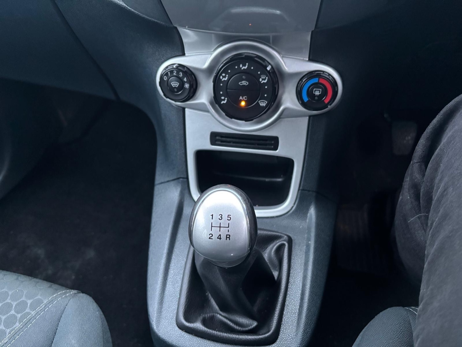 Used Ford Fiesta 2010 for sale - 77681176: Photo 9