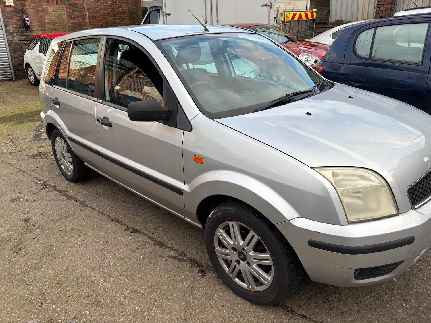 Used Ford Fusion 2005 for sale - 77636552: Photo 1