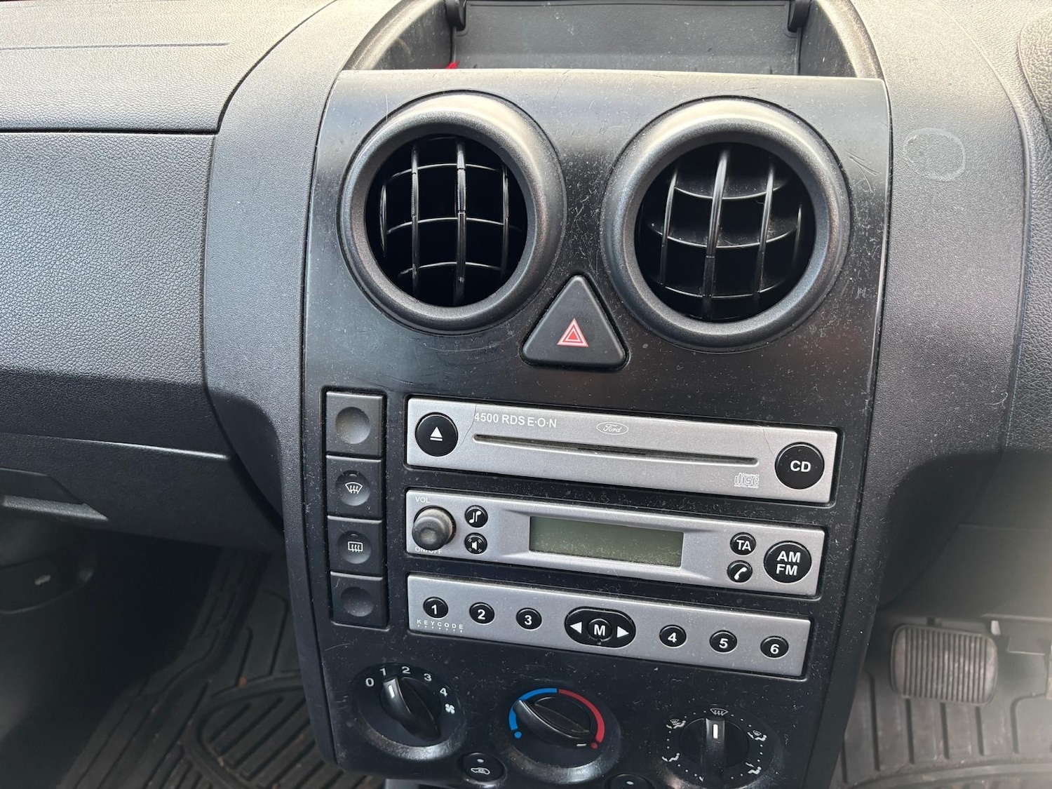 Used Ford Fusion 2005 for sale - 77636552: Photo 10