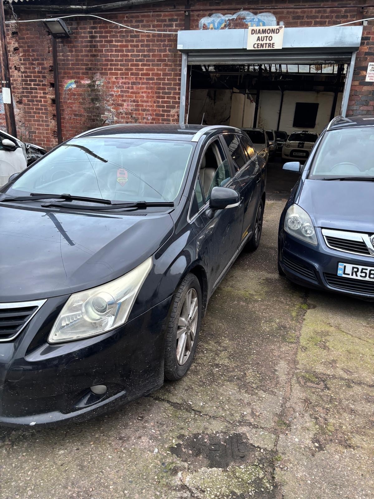 Used Toyota Avensis 2010 for sale - 77370871: Photo 3