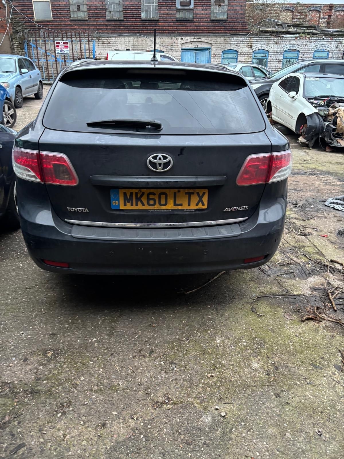 Used Toyota Avensis 2010 for sale - 77370871: Photo 5