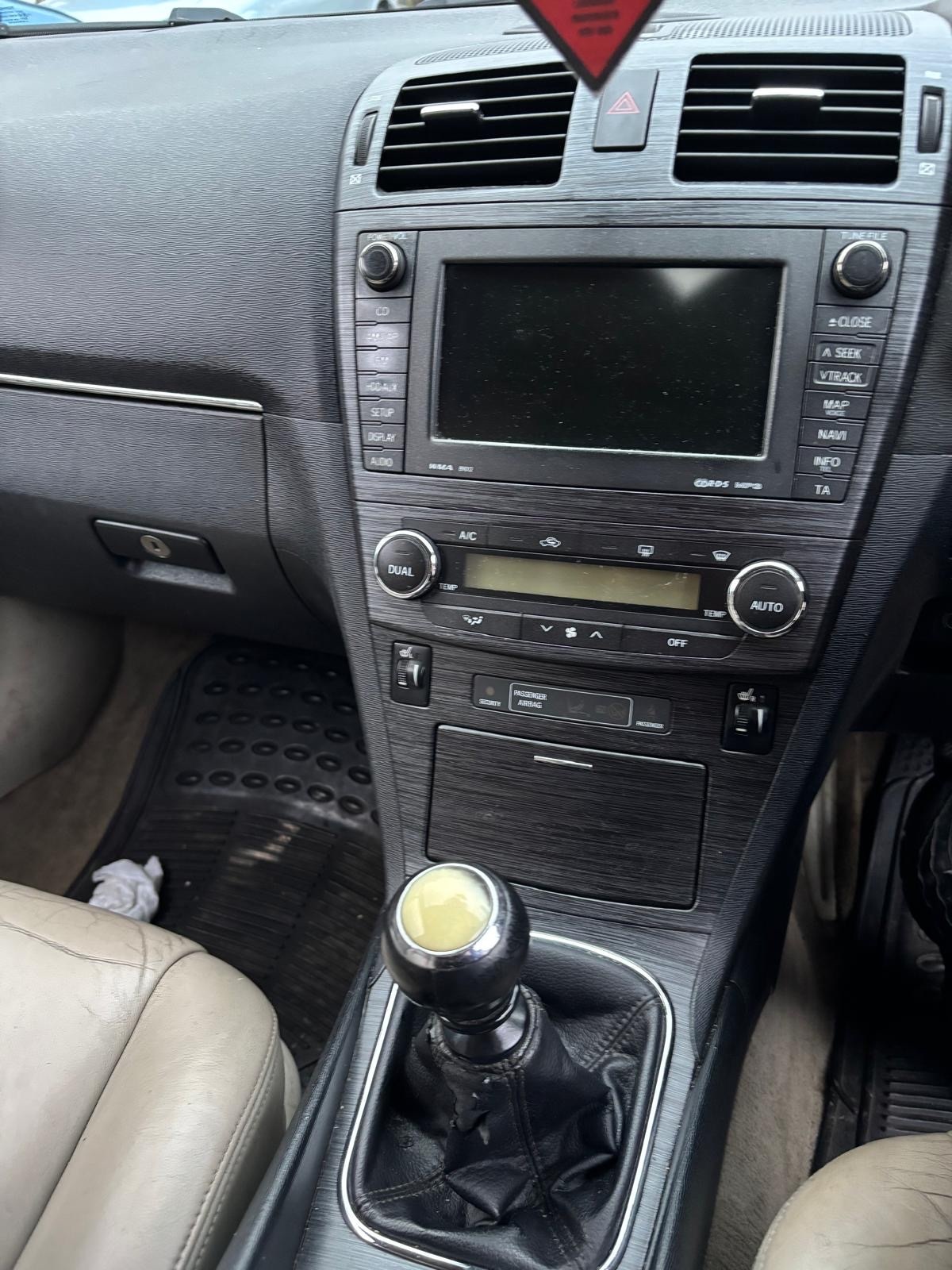 Used Toyota Avensis 2010 for sale - 77370871: Photo 9