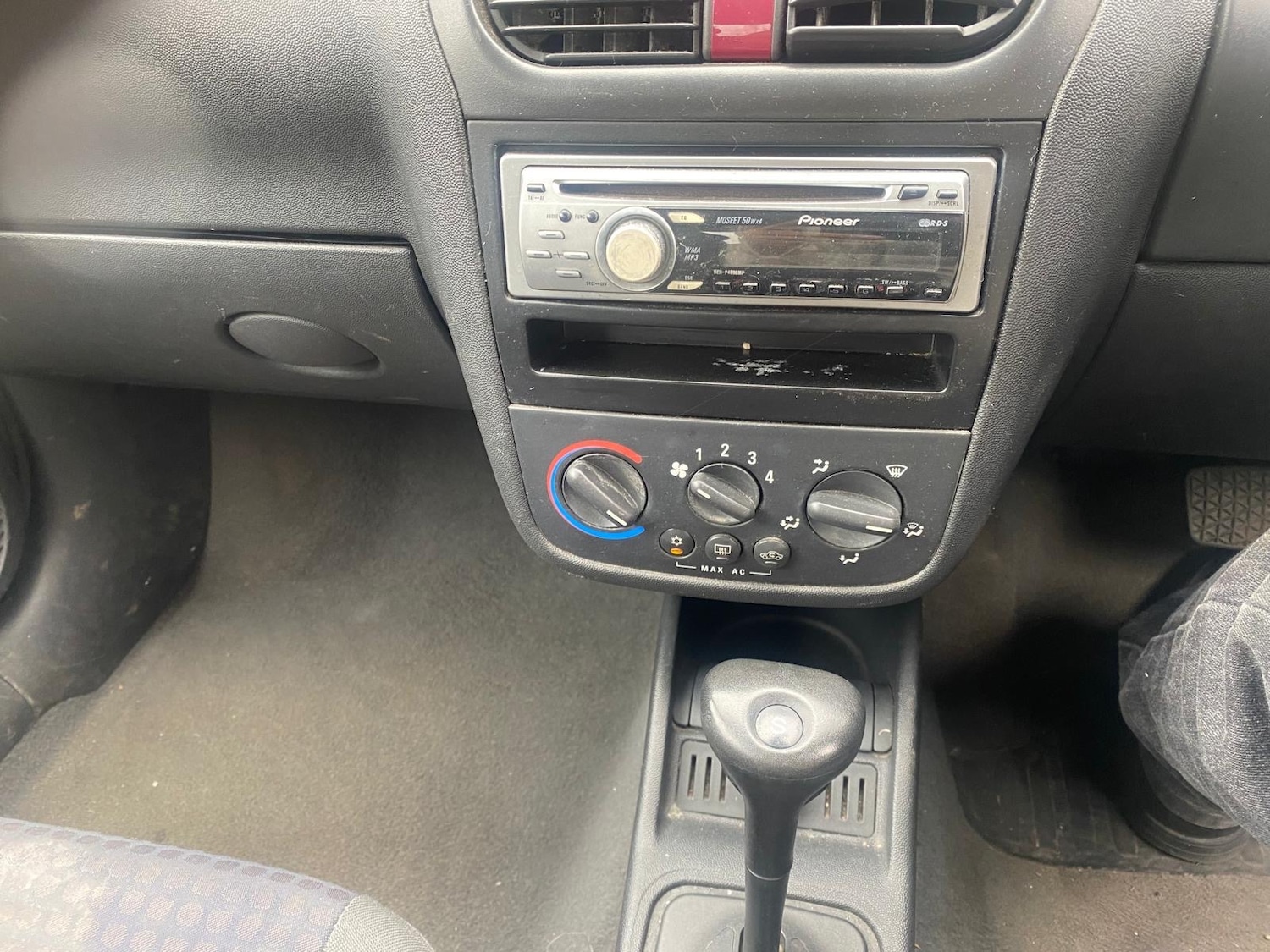 Used Vauxhall Corsa 2002 for sale - 77356991: Photo 10