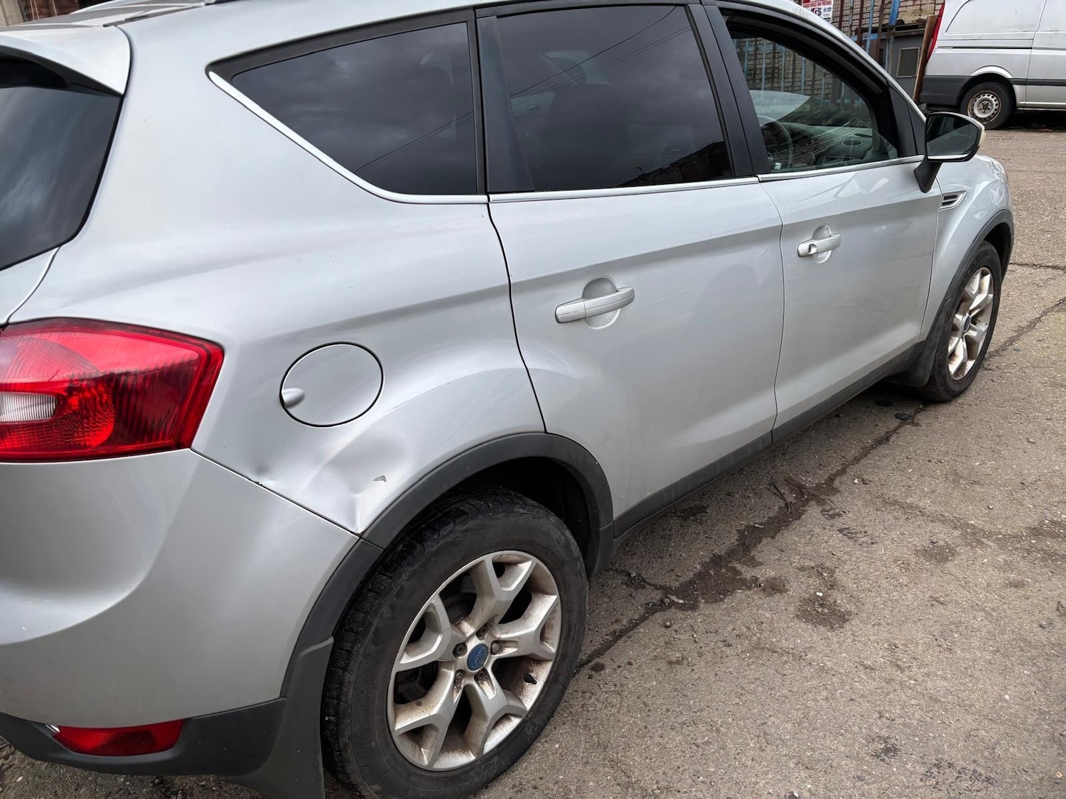 Used Ford Kuga 2011 for sale - 77370874: Photo 4